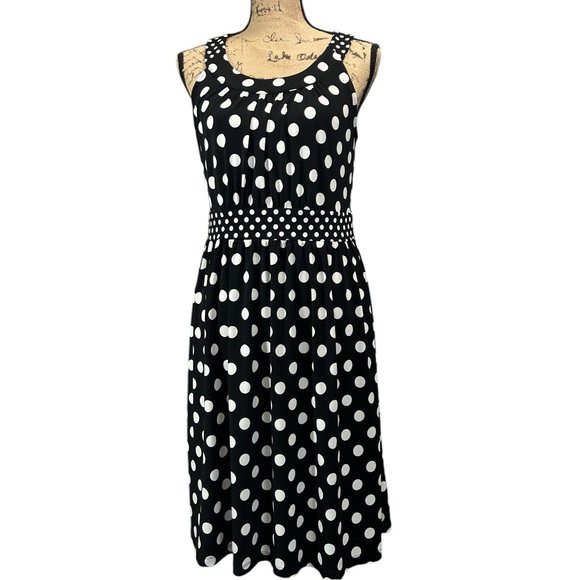 Apt. 9 Dresses & Skirts - Apt.9 EC. Black and white pullover polka dot dress. Size medium